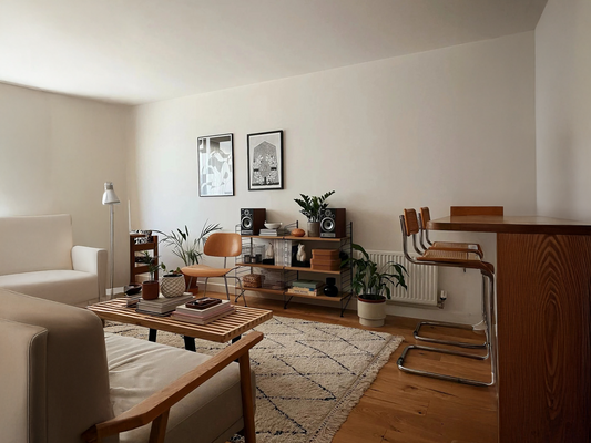 Effortless Warmth in a Creamy Mid Century Modern Living Room
