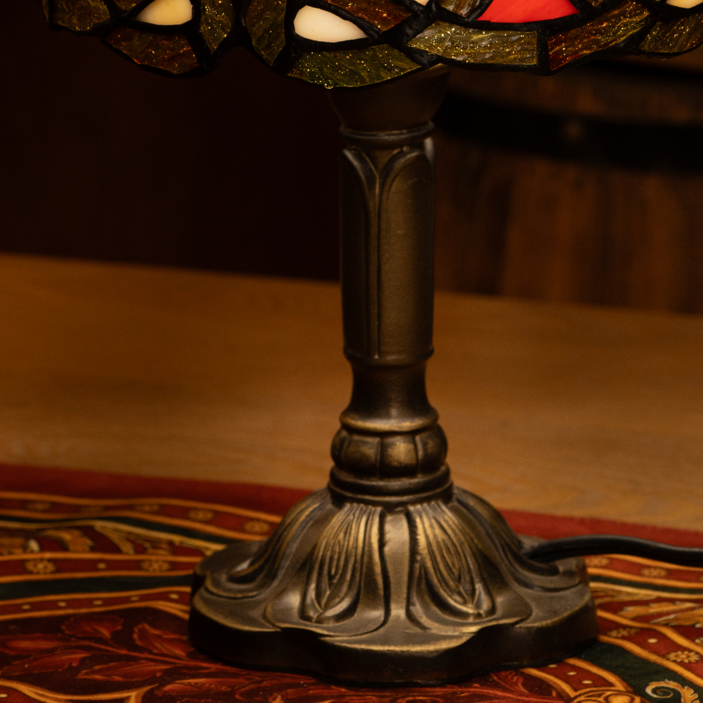 Ruby Flame Elegance Tiffany Lamp