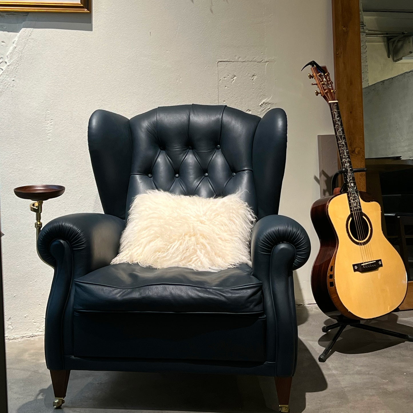 Tufted Accent Chair with Decorative Stitching