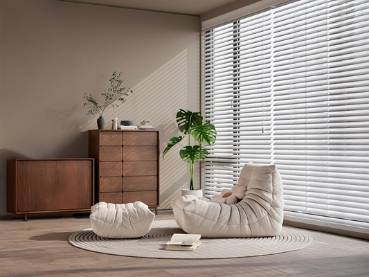 Soft Light, Soft Living: A Minimalist Corner for Slow Days