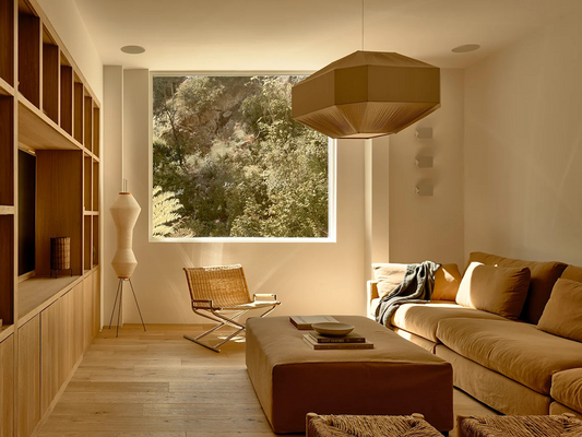 Warm Living Nook: Natural Textures and Soft Light