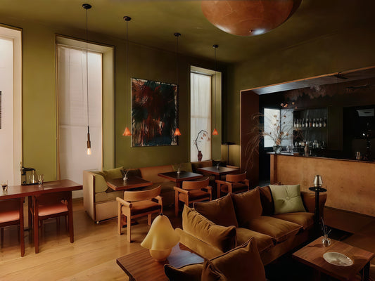 The Revival of Graceful Restraint in Contemporary Neo-Deco Interiors