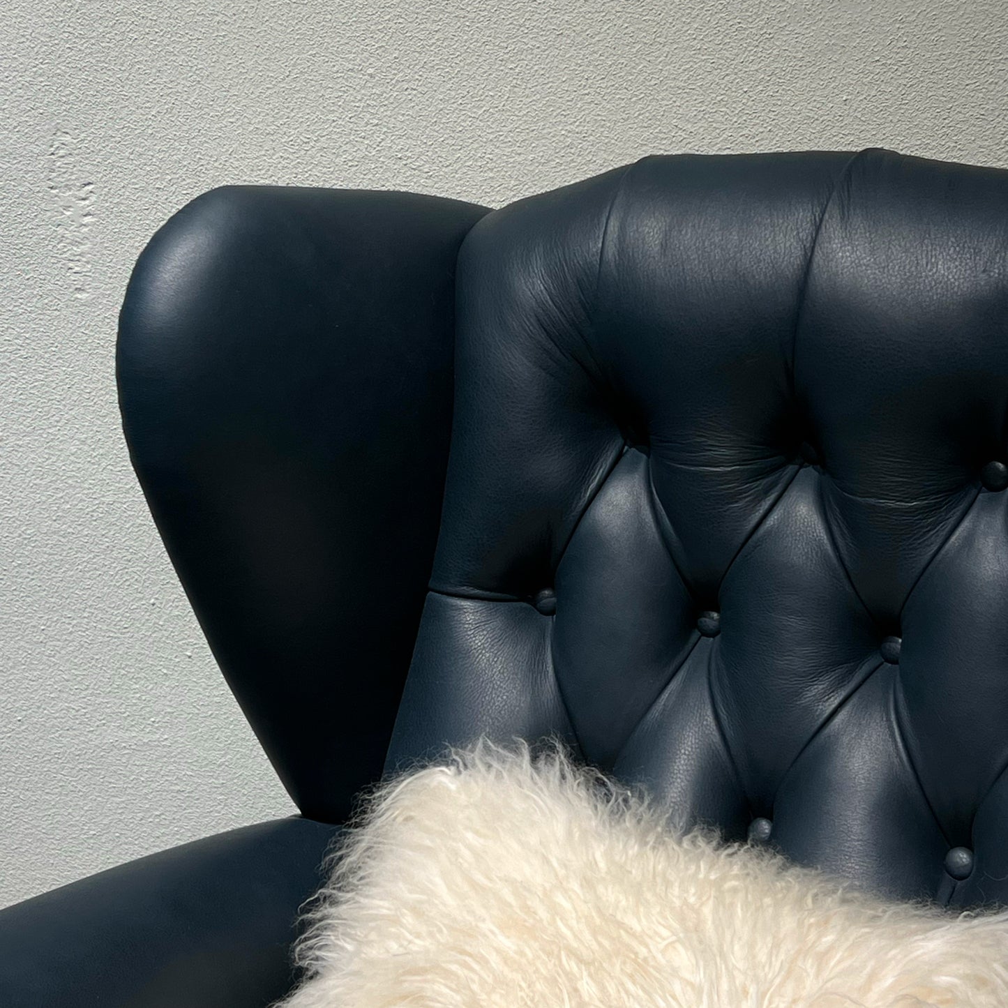 Tufted Accent Chair with Decorative Stitching