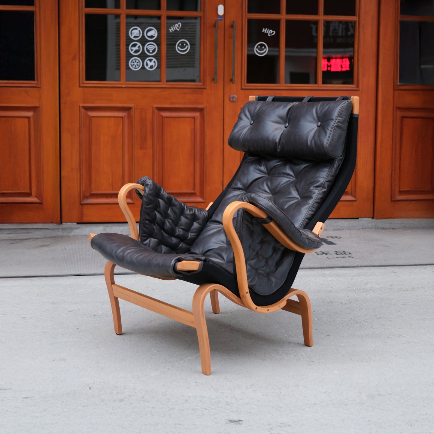 Pernilla Lounge Chair