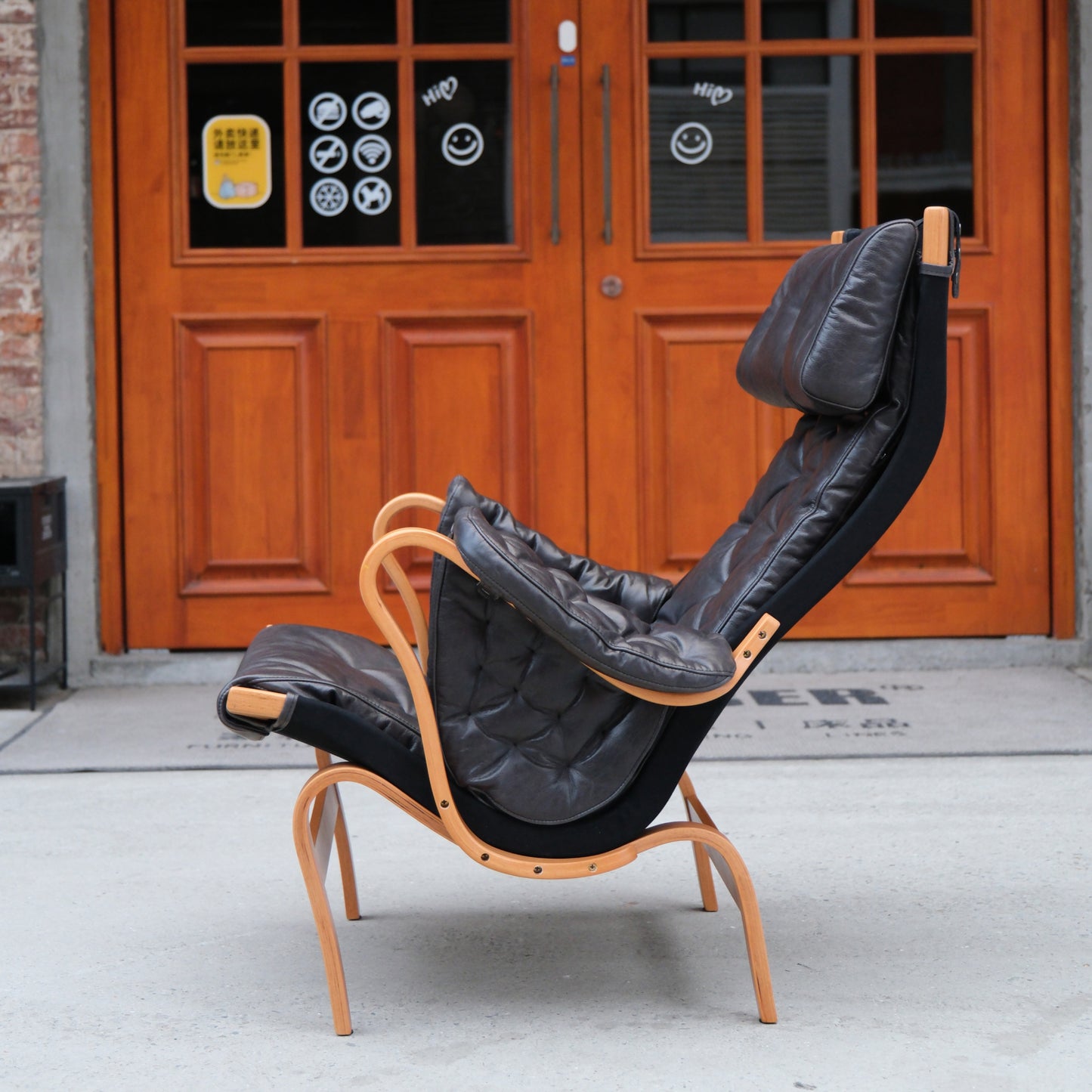 Pernilla Lounge Chair