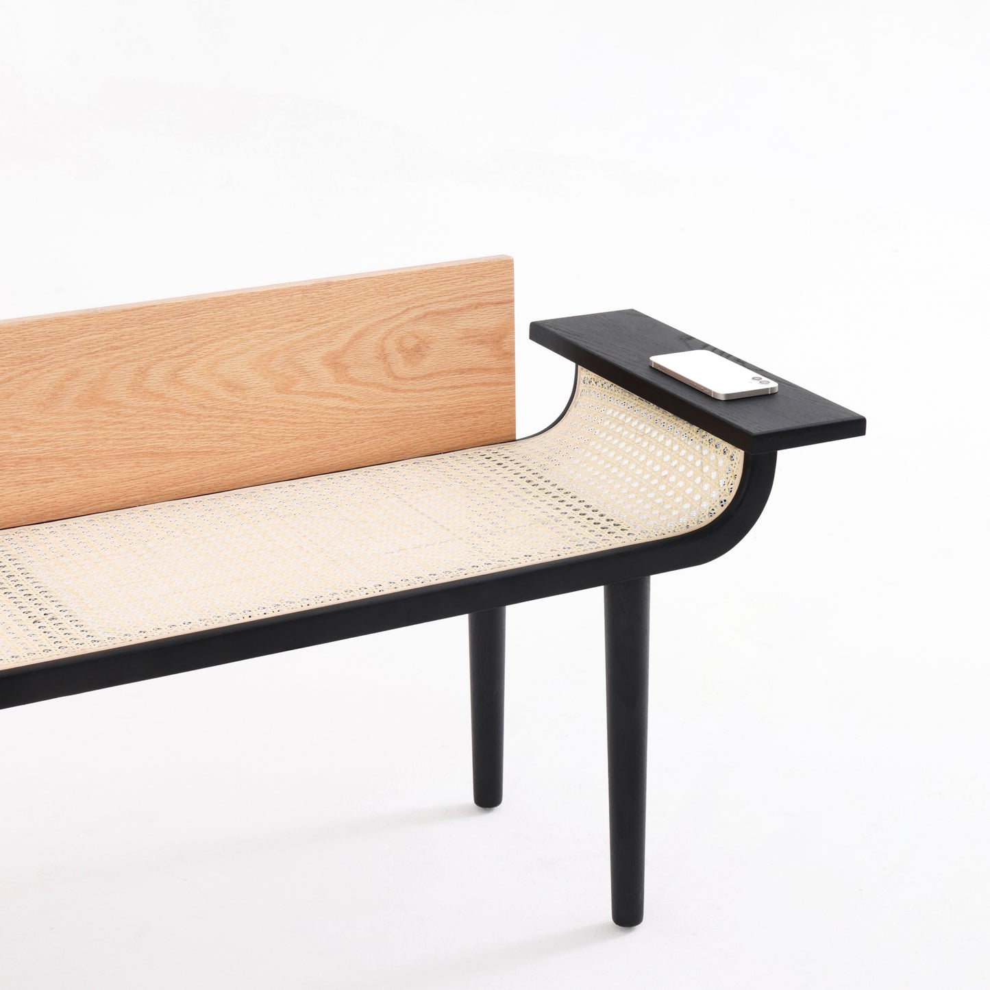Moving Tatami Bench by José Lévy