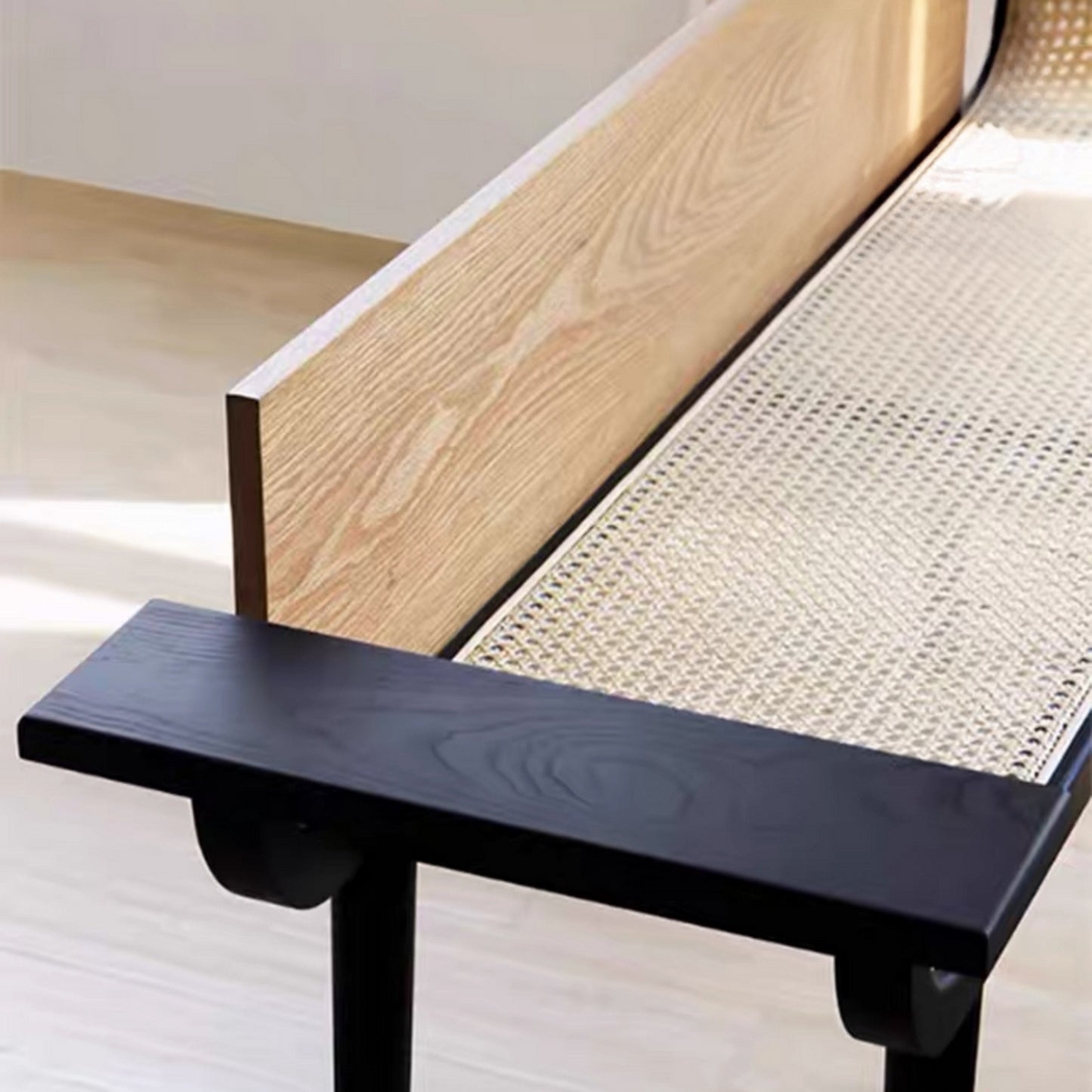 Moving Tatami Bench by José Lévy