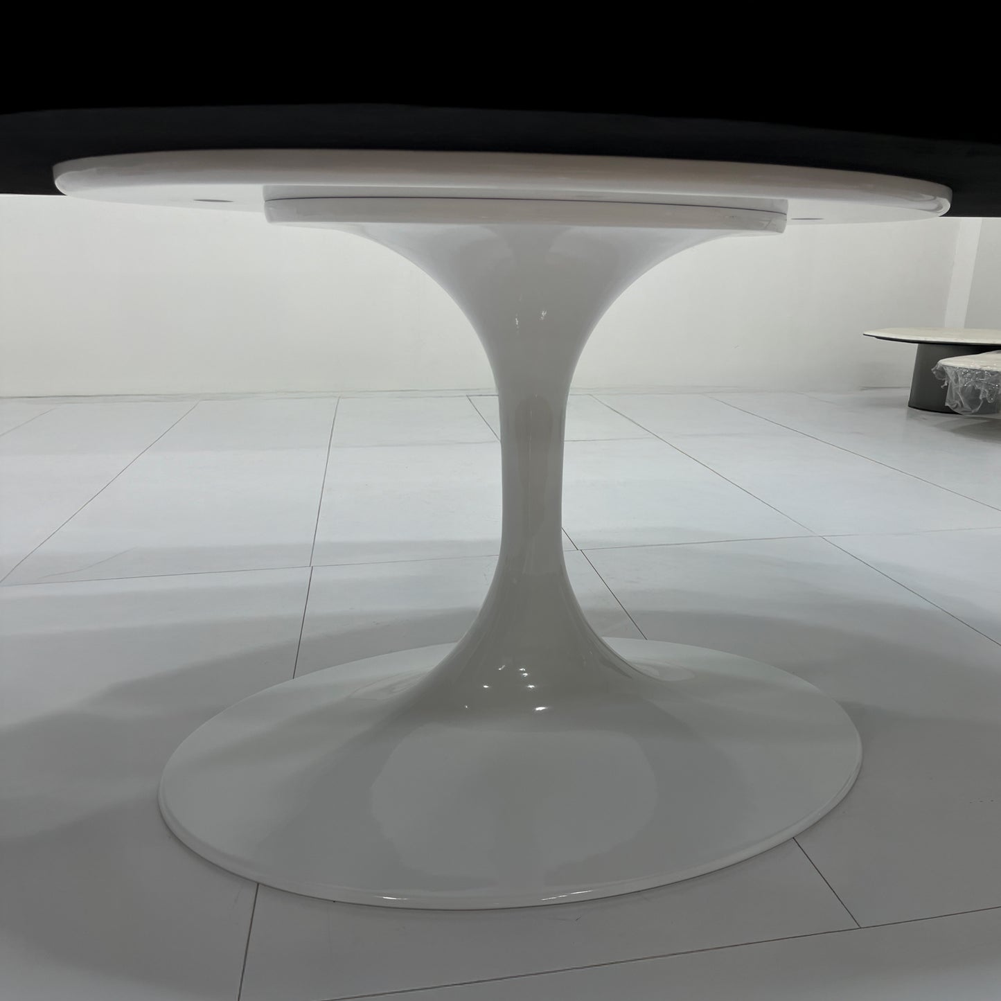 Lippa Round Dining Table