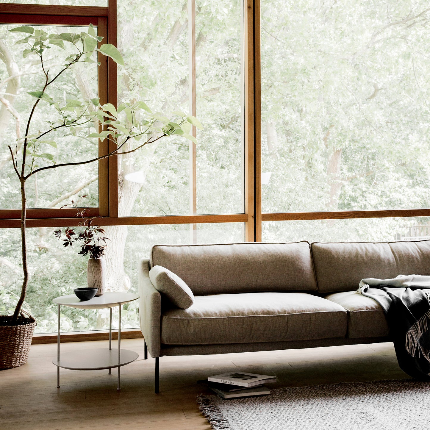 Dini Sofa – Mid-Century Inspired Lounge by Automotive Elegance